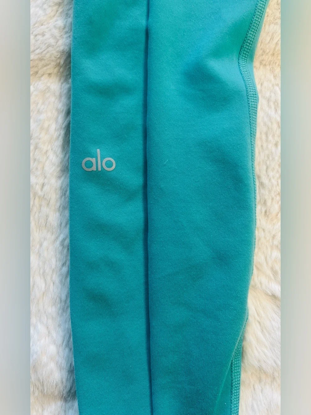 Alo Yoga High-Waist Airlift 4-Pocket Utility Legging in Ocean Teal Size: XS
